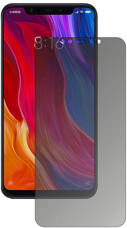 XiaomiMi 8 SE mit aufgebrachtem dipos Displayschutz, der seitliche Einblicke blockiert