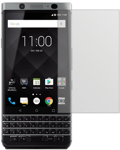 BlackberryKeyOne mit aufgebrachter dipos Displayschutzfolie, die lästige Fingerabdrücke minimiert