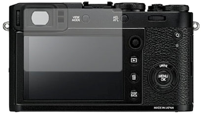 FujifilmX100F mit aufgebrachter dipos Displayschutzfolie, die lästige Fingerabdrücke minimiert