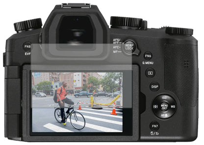 LeicaV-Lux 5 mit aufgebrachter dipos Displayschutzfolie, die lästige Fingerabdrücke minimiert