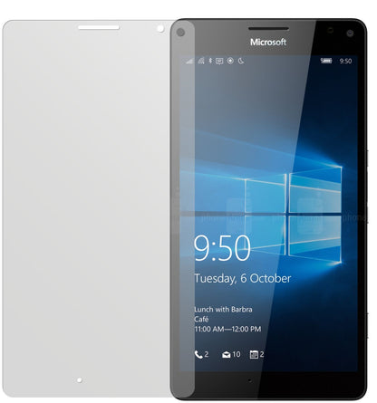 Lumia 950XLMicrosoft mit aufgebrachter dipos Displayschutzfolie, die lästige Fingerabdrücke minimiert