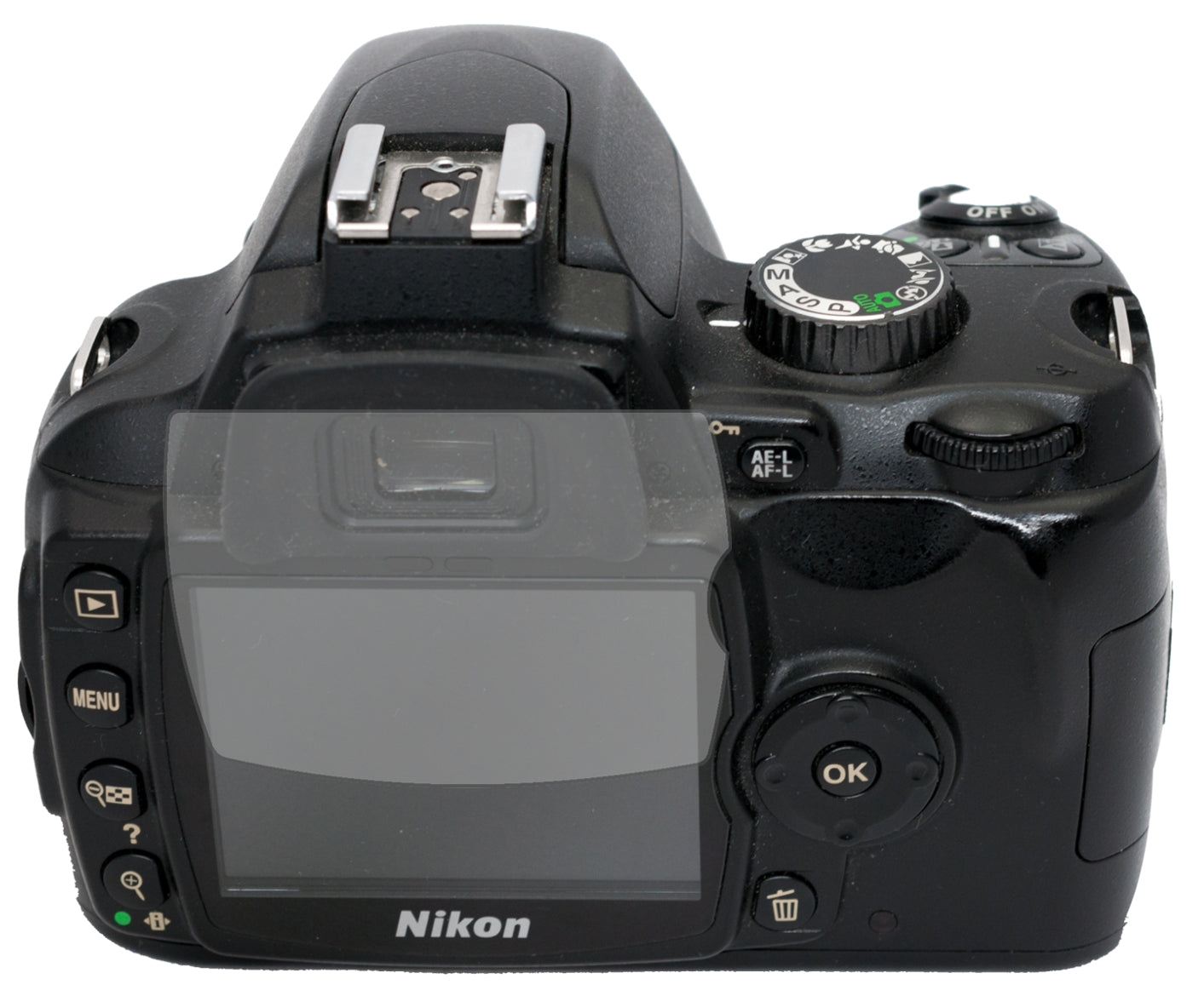 NikonD60 mit aufgebrachter dipos Displayschutzfolie, die lästige Fingerabdrücke minimiert
