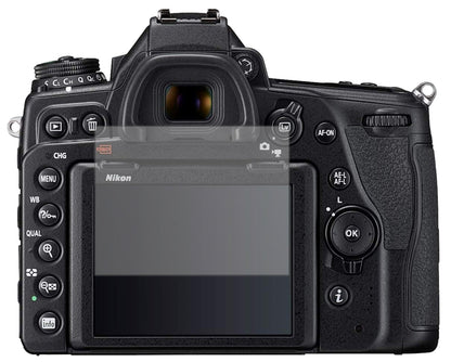 NikonDSLR D780 mit aufgebrachter dipos Displayschutzfolie, die lästige Fingerabdrücke minimiert