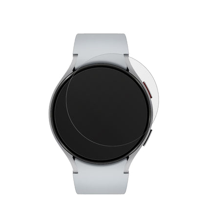 SamsungGalaxy Watch 6 47mm mit aufgebrachter dipos Displayschutzfolie, die lästige Fingerabdrücke minimiert