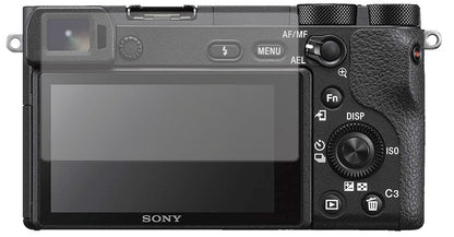 SonyAlpha 6600 mit aufgebrachter dipos Displayschutzfolie, die lästige Fingerabdrücke minimiert
