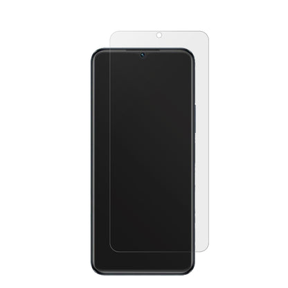 VivoiQOO Z6 5G mit aufgebrachter dipos Displayschutzfolie, die lästige Fingerabdrücke minimiert