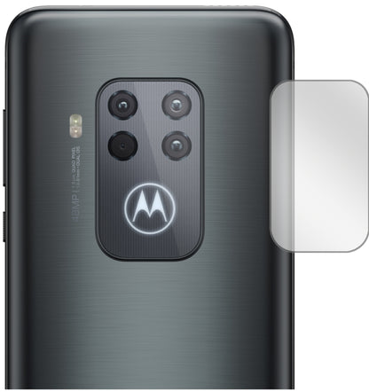 MotorolaOne Zoom Kameralinse mit aufgebrachter dipos Displayschutzfolie, glasklare Darstellung ohne Einschränkungen