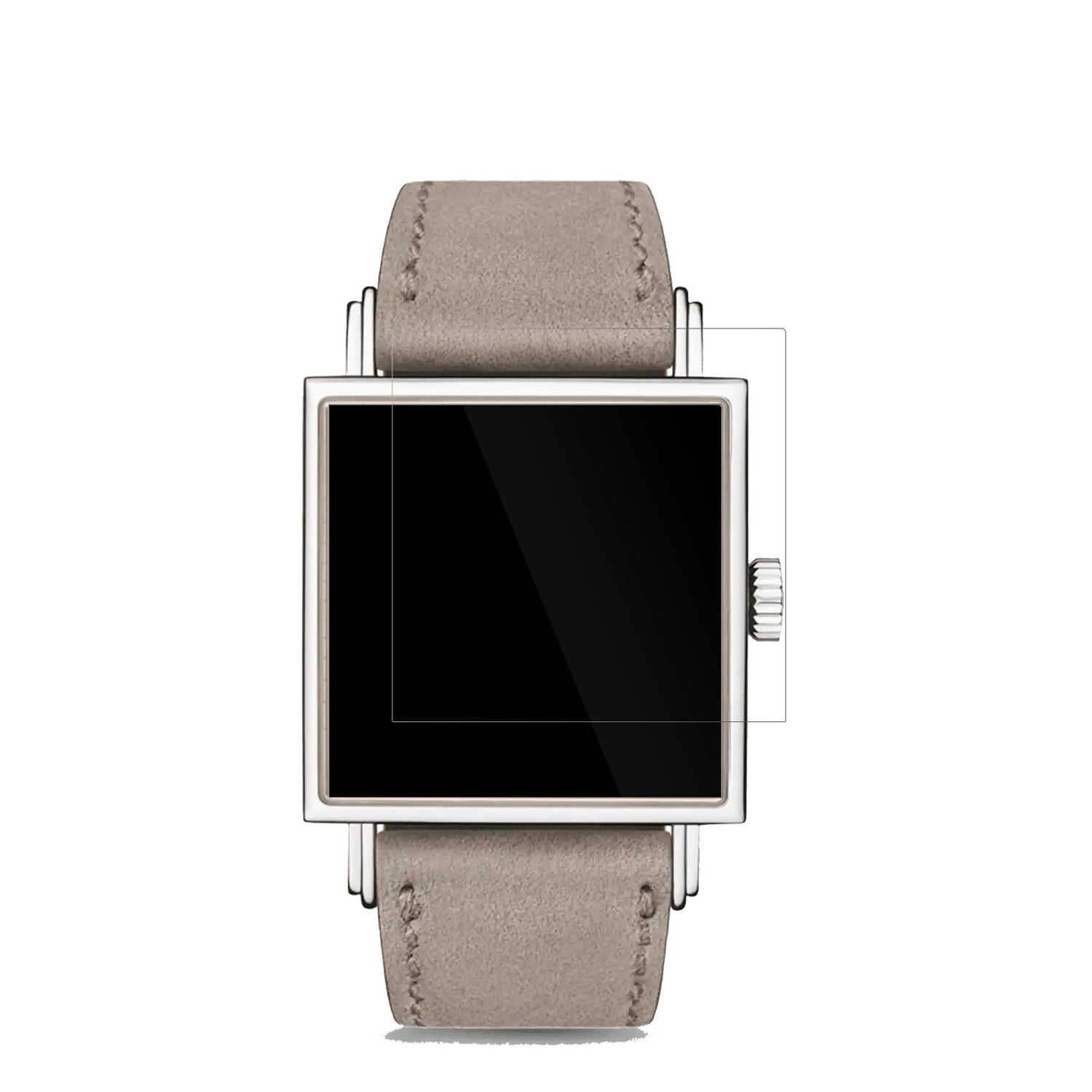 NOMOSGlashütte Tetra 27 mit aufgebrachter dipos Displayschutzfolie, glasklare Darstellung ohne Einschränkungen