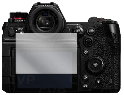 PanasonicLumix DC-S1H mit aufgebrachter dipos Displayschutzfolie, glasklare Darstellung ohne Einschränkungen