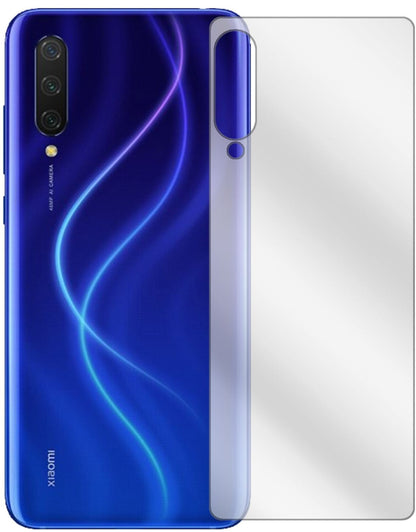 XiaomiMi CC9e Rückseite mit aufgebrachter dipos Displayschutzfolie, glasklare Darstellung ohne Einschränkungen