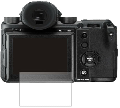FujifilmGFX 50S II mit aufgebrachter dipos Panzerfolie, die lästige Fingerabdrücke minimiert