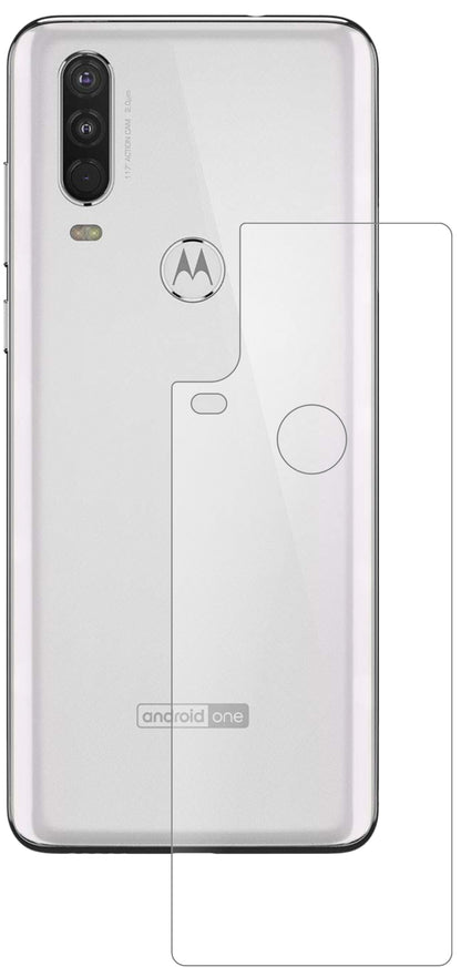 MotorolaOne Action Rückseite mit aufgebrachter dipos Panzerfolie, die lästige Fingerabdrücke minimiert
