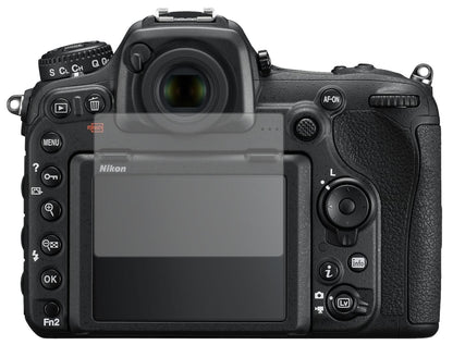 NikonD500 mit aufgebrachter dipos Displayschutzfolie, die lästige Fingerabdrücke minimiert