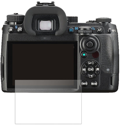 PentaxK-3 III mit aufgebrachter dipos Panzerfolie, die lästige Fingerabdrücke minimiert