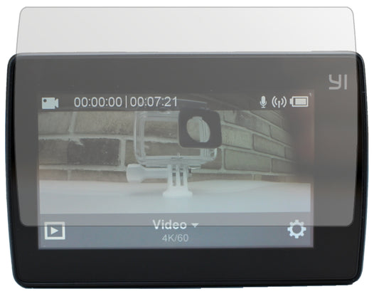 YI4K Plus mit aufgebrachter dipos Displayschutzfolie, die lästige Fingerabdrücke minimiert